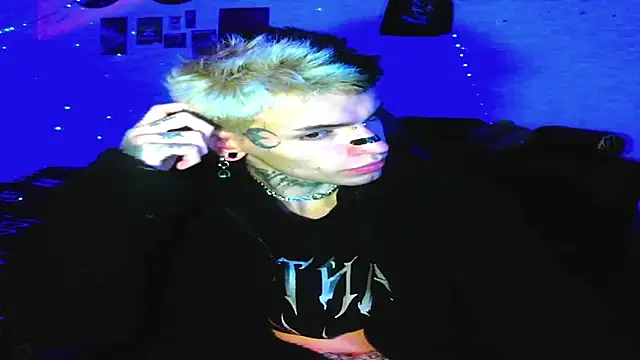 Snapshot of prince_x_dark chatting on July 19, 8:40 am prince x dark online show from July 19, 8:40 am
