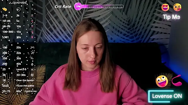 Snapshot of ChristyCrayme chatting on May 22, 10:04 pm ChristyCrayme online show from May 22, 10:04 pm