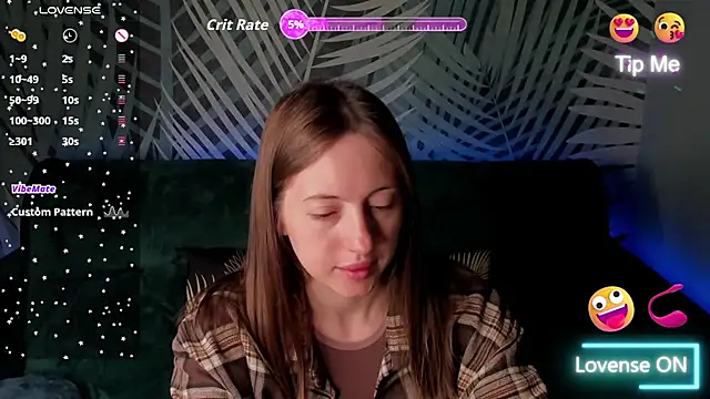 Snapshot of ChristyCrayme chatting on May 27, 10:07 pm ChristyCrayme online show from May 27, 10:07 pm