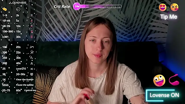 Snapshot of ChristyCrayme chatting on May 28, 10:07 pm ChristyCrayme online show from May 28, 10:07 pm