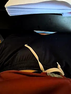 Snapshot of thedoctor977 chatting on March 3, 9:15 am thedoctor977 online show from March 3, 9:15 am