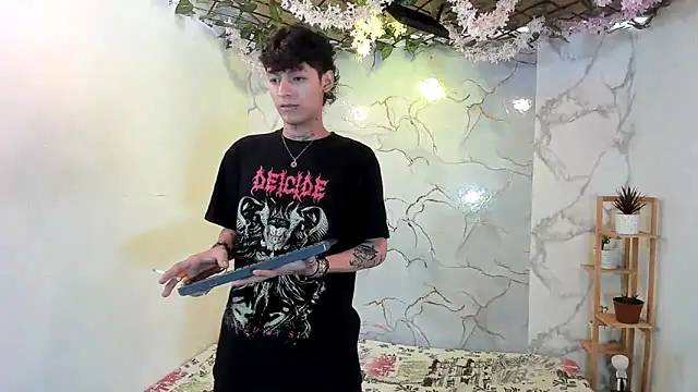 Snapshot of Bastian_boyshot77 chatting on May 31, 7:37 pm Bastian boyshot77 online show from May 31, 7:37 pm
