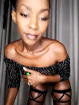 chocolatehotwife online show from April 17, 1:41 am