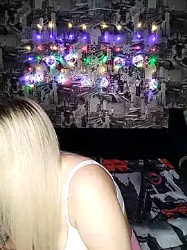 HoneyNelly online show from February 10, 11:20 pm