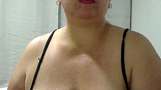 luciana69hot online show from April 13, 1:49 pm