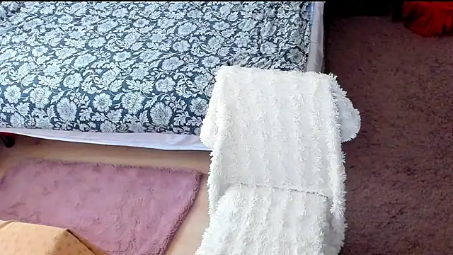 Snapshot of Squirt_Kimm chatting on February 13, 8:43 am Squirt Kimm online show from February 13, 8:43 am