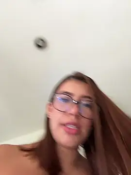 sara calderon online show from April 10, 1:38 pm