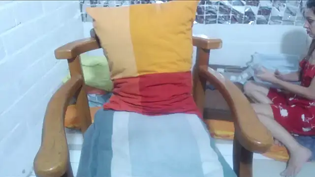 Snapshot of rose-crystal chatting on February 5, 12:37 am rose-crystal online show from February 5, 12:37 am