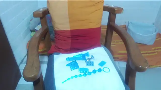 Snapshot of rose-crystal chatting on February 5, 9:19 pm rose-crystal online show from February 5, 9:19 pm