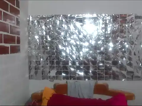 Snapshot of rose-crystal chatting on February 14, 12:07 am rose-crystal online show from February 14, 12:07 am