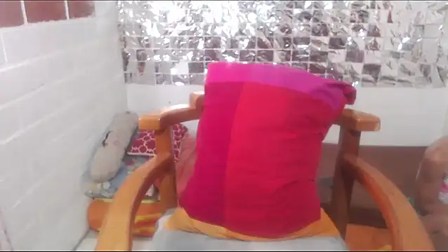 Snapshot of rose-crystal chatting on February 22, 5:44 pm rose-crystal online show from February 22, 5:44 pm