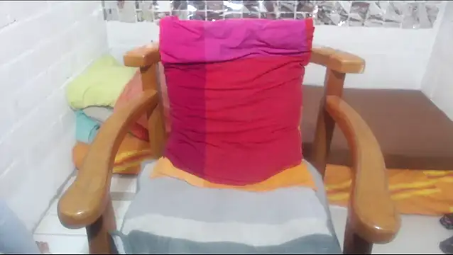 Snapshot of rose-crystal chatting on February 24, 11:03 pm rose-crystal online show from February 24, 11:03 pm