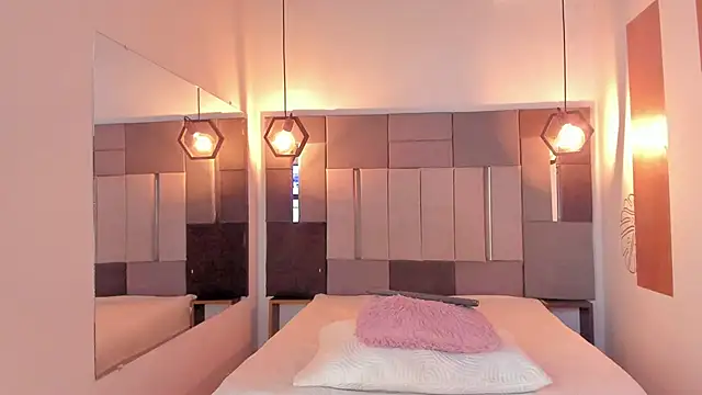 FreyrStone online show from March 4, 9:10 pm