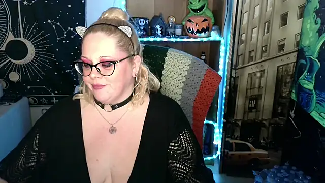 Snapshot of Kinky_Witch chatting on April 26, 4:26 pm Kinky Witch online show from April 26, 4:26 pm