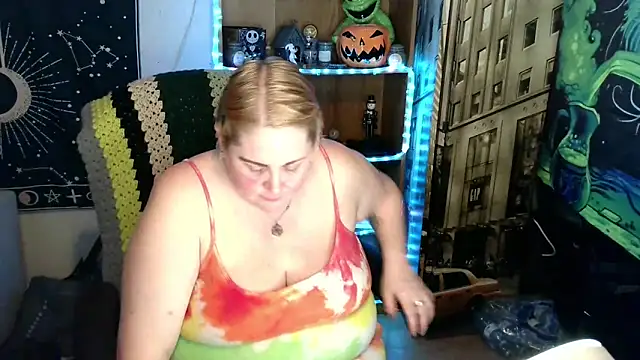 Snapshot of Kinky_Witch chatting on May 1, 4:55 pm Kinky Witch online show from May 1, 4:55 pm