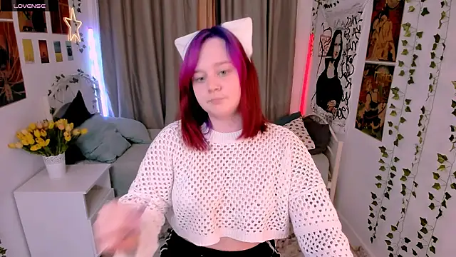 lunaalli online show from November 23, 2:06 pm