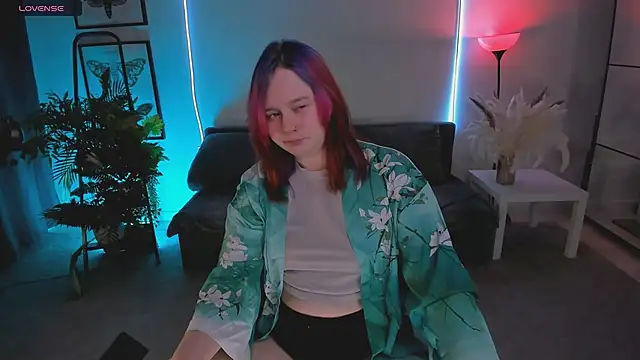 lunaalli online show from February 2, 8:29 pm