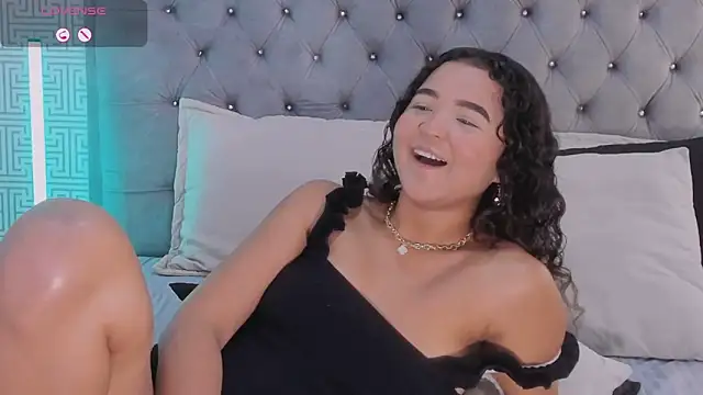 Snapshot of Evaa_Lunna_ chatting on May 16, 7:34 pm Evaa Lunna online show from May 16, 7:34 pm