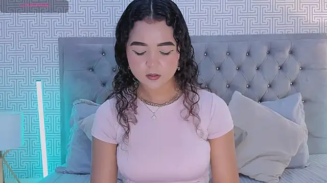 Snapshot of Evaa_Lunna_ chatting on May 31, 8:43 pm Evaa Lunna online show from May 31, 8:43 pm