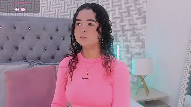 Snapshot of Evaa_Lunna_ chatting on June 5, 8:25 pm Evaa Lunna online show from June 5, 8:25 pm