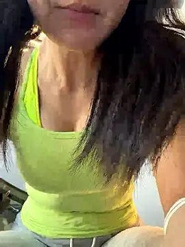Snapshot of Ninazhang chatting on May 11, 1:11 am Ninazhang online show from May 11, 1:11 am