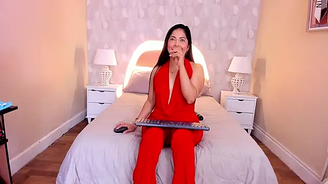 isabella milf  online show from March 14, 7:19 pm