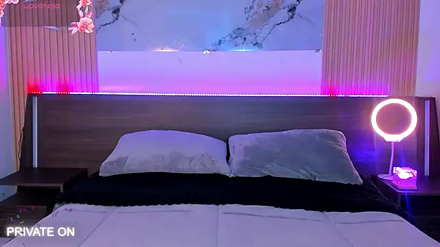 samanthaa moon online show from March 18, 11:19 pm