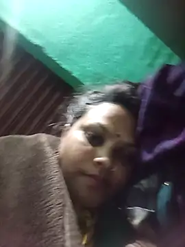 Snapshot of SHWETA1180 chatting on November 12, 12:33 am SHWETA1180 online show from November 12, 12:33 am