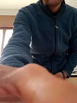 Alessio1987 online show from April 2, 11:52 am