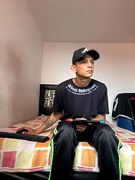 andrewcoopper1 online show from September 30, 4:01 pm