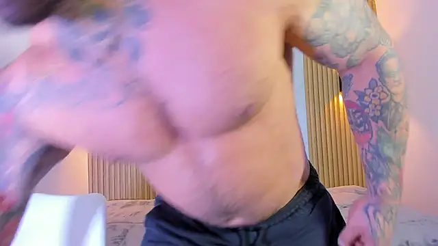 MISTER VENOM online show from December 17, 3:34 am