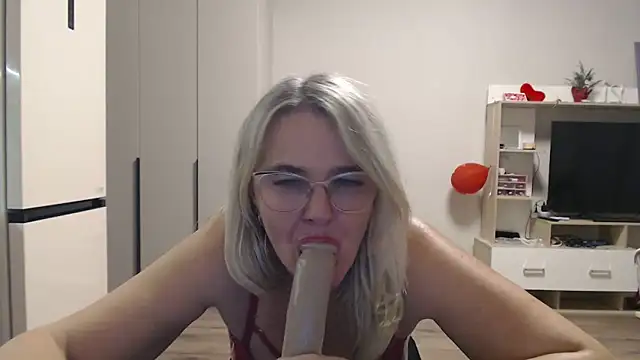 EleanoraDream online show from March 28, 6:18 pm