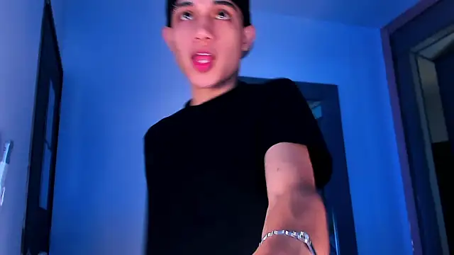 Snapshot of Sebax_Young chatting on February 15, 8:16 pm Sebax Young online show from February 15, 8:16 pm