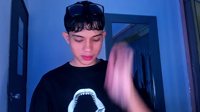 Snapshot of Sebax_Young chatting on February 17, 8:04 pm Sebax Young online show from February 17, 8:04 pm