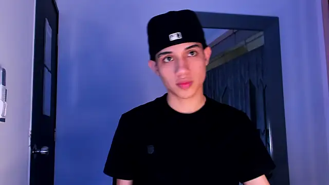 Snapshot of Sebax_Young chatting on February 20, 8:42 pm Sebax Young online show from February 20, 8:42 pm