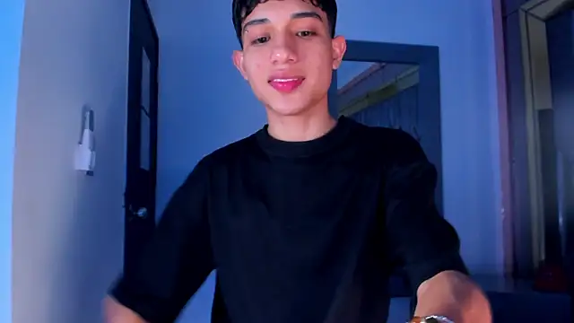 Snapshot of Sebax_Young chatting on February 28, 8:21 pm Sebax Young online show from February 28, 8:21 pm