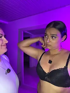 Snapshot of nicolexxaleja chatting on April 25, 11:35 pm nicolexxaleja online show from April 25, 11:35 pm