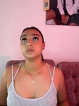 Snapshot of nicolexxaleja chatting on April 27, 7:01 pm nicolexxaleja online show from April 27, 7:01 pm