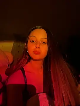 Snapshot of esmeralda_diamond69 chatting on April 5, 5:26 am esmeralda diamond69 online show from April 5, 5:26 am