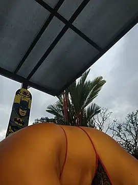 Snapshot of Yessica_Lopezz chatting on February 14, 11:29 am Yessica Lopezz online show from February 14, 11:29 am