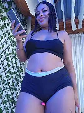 Snapshot of Yessica_Lopezz chatting on April 20, 11:35 am Yessica Lopezz online show from April 20, 11:35 am