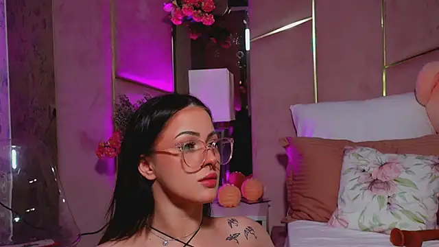 LucyLextonX online show from April 7, 2:56 am