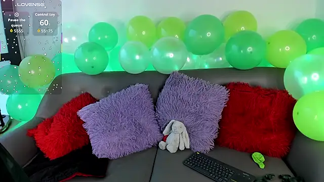 sasha roldann online show from March 18, 7:39 pm