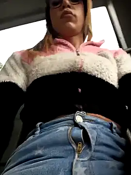Snapshot of Daliana_Gounbolt chatting on June 5, 12:55 pm Daliana Gounbolt online show from June 5, 12:55 pm