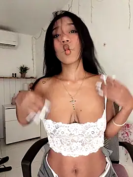 Snapshot of LeilaEbony chatting on September 9, 12:48 pm LeilaEbony online show from September 9, 12:48 pm