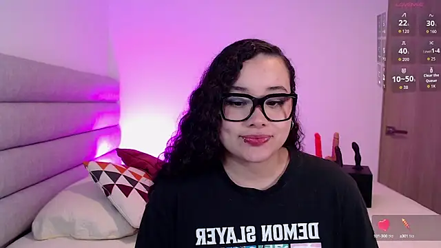 Tiffany-Giil online show from October 3, 2:52 am