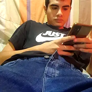 Snapshot of Ortiz3404 chatting on May 31, 8:43 pm Ortiz3404 online show from May 31, 8:43 pm