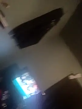 Snapshot of Crossedsissy chatting on February 22, 12:12 am Crossedsissy online show from February 22, 12:12 am