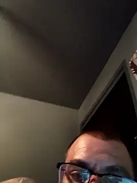 Snapshot of Crossedsissy chatting on March 13, 3:57 am Crossedsissy online show from March 13, 3:57 am