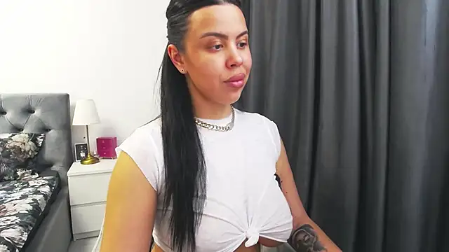 Casiana  online show from February 10, 8:35 pm